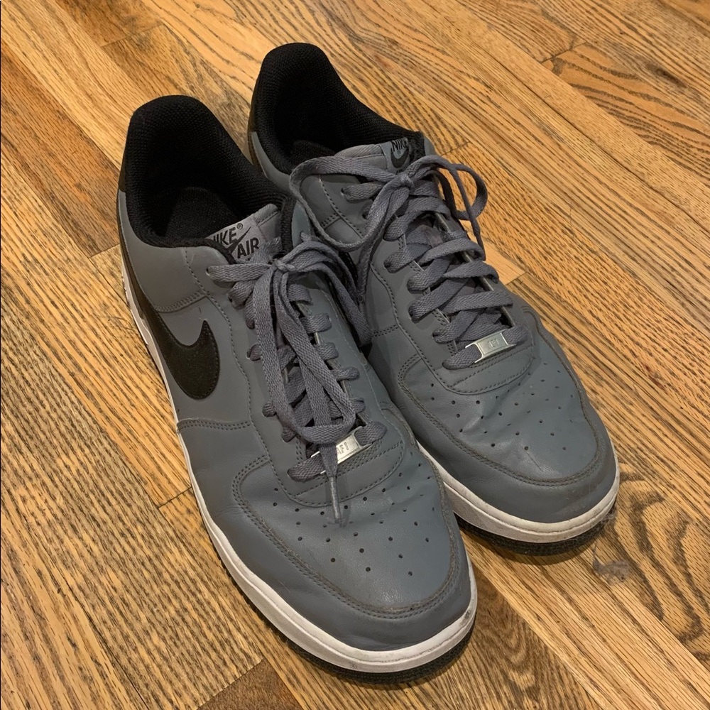Low top Grey Airforce 1’s 12M